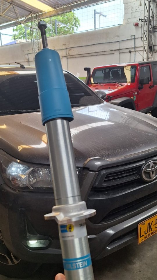 ​Ya tenemos disponibles en Iguana 4x4 los Bilstein 5100. Si buscas nivelar tu camioneta, mejorar la estabilidad y tener un control total tanto en asfalto como en trocha, estos amortiguadores son la elección perfecta.

​✅ Nivelación frontal ajustable.
​✅ Durabilidad superior en terrenos difíciles.
​✅ Manejo suave y preciso.

​📍 Visítanos en nuestra sede o escríbenos al DM para asesoría y disponibilidad según tu modelo.

​#Iguana4x4 #Bilstein5100 #BilsteinColombia #OffRoadColombia