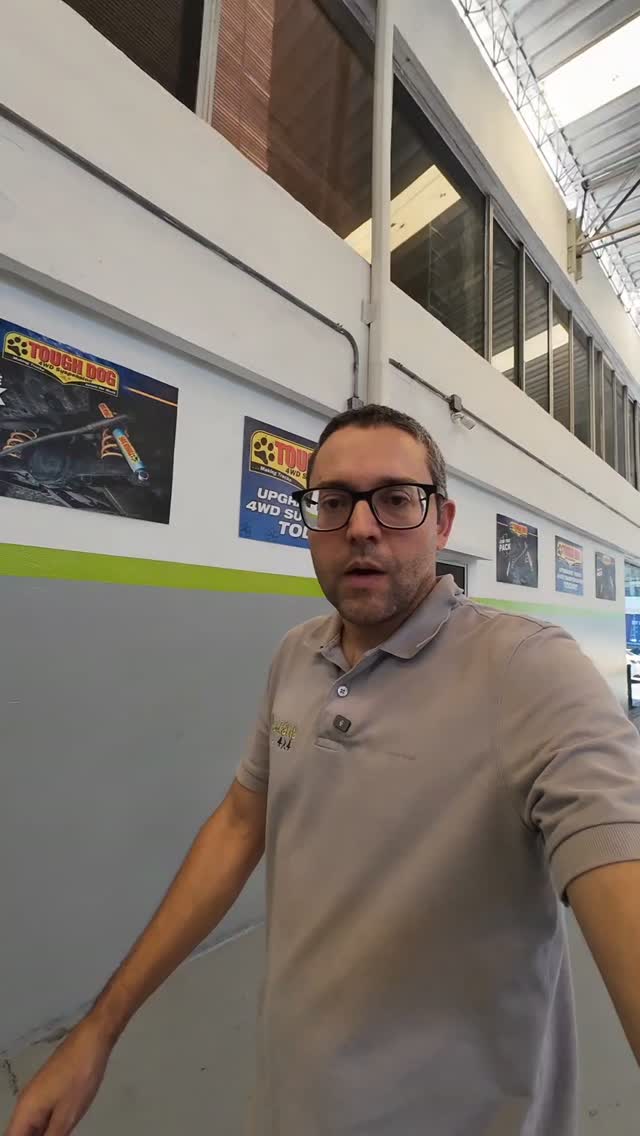 ¡Hoy instalamos un combo de alto desempeño en esta Toyota 4Runner! 

Adelante (Bilstein 6112): Mayor estabilidad, mejor postura y absorción total de impactos.

Atrás (Bilstein 5160 con Reserva Remota): Cero fatiga gracias a su depósito de aceite extra. Diseñados para resistir el calor y los terrenos más duros sin perder el control.

Manejo firme en carretera y un comportamiento impecable en Off-Road. ⛰️

¿Quieres transformar el manejo de tu camioneta? Escríbenos al DM y cotiza tu kit. 📥

#4runner #Bilstein #OffRoadColombia #Toyota4runner #iguana4x4