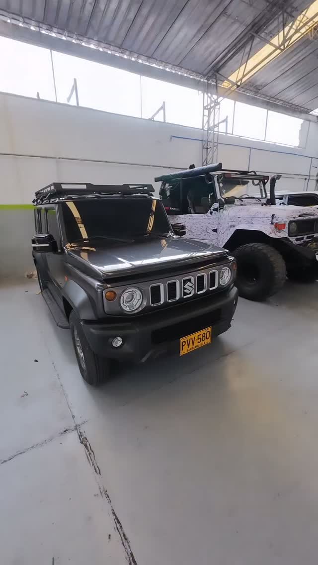 ¡Mejoras para este Suzuki Jimny nuevo! 💎🔥

Te mostramos el resultado final de dos accesorios súper funcionales:

⚡ Gatos de capó RIVAL: Apertura suave, cómoda y sin esfuerzo.
💪 Tiro de arrastre EASY HITCH: Robusto, seguro y listo para la aventura.

#SuzukiJimny #JimnyColombia #Rival4x4 #EasyHitch #iguana4x4